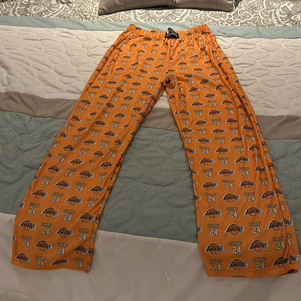 NWOT-(M) 2 NBA sleepwear pajama bottoms